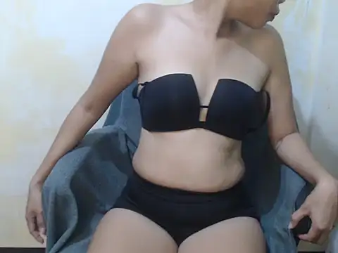 Snapshot of HotAsian_Yazzi69 chatting on 12.03.25 HotAsian Yazzi69 online show from 12.03.25