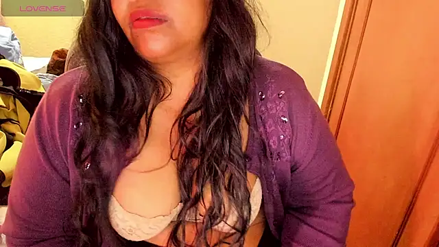 ebonycamelia online show from 08.05.26