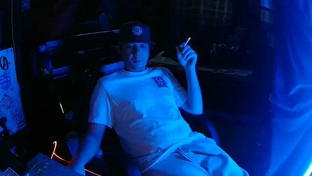 Snapshot of Bowerboi chatting on 11.30.25 Bowerboi online show from 11.30.25