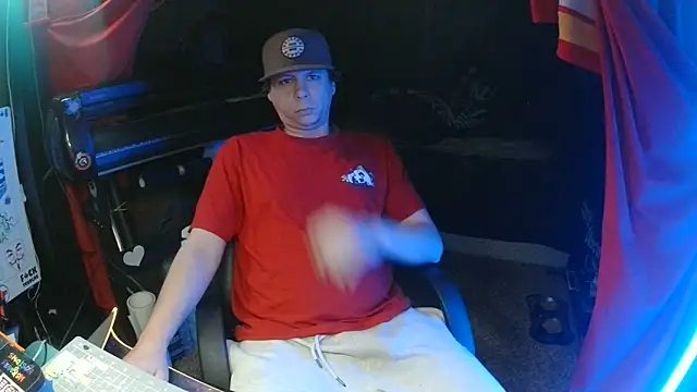 Snapshot of Bowerboi chatting on 12.02.25 Bowerboi online show from 12.02.25