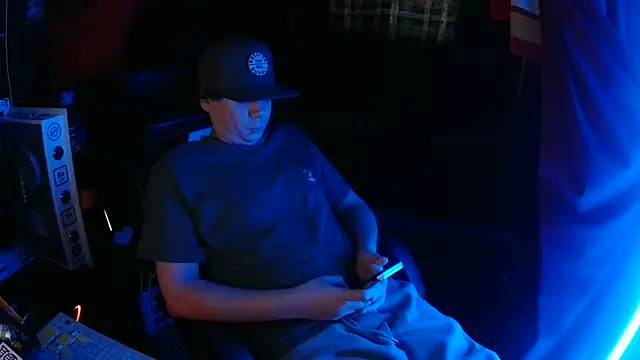 Snapshot of Bowerboi chatting on 12.03.25 Bowerboi online show from 12.03.25