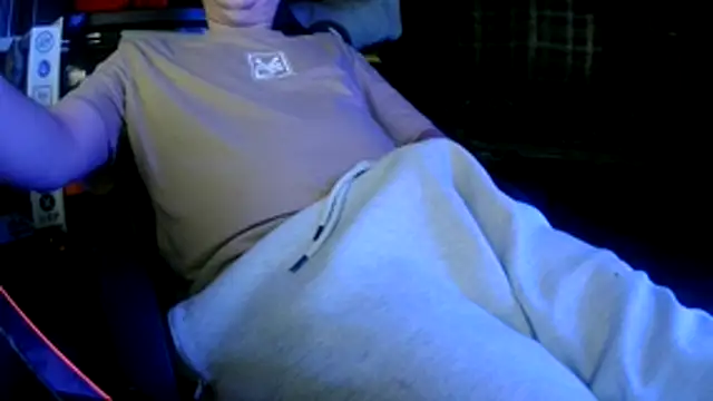 Snapshot of Bowerboi chatting on 12.14.25 Bowerboi online show from 12.14.25