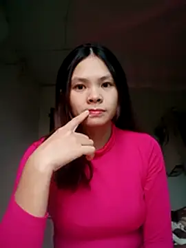 Snapshot of quynhquynh_ chatting on 12.16.25 quynhquynh online show from 12.16.25