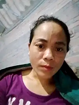 Snapshot of bela-hayes chatting on 12.13.25 bela-hayes online show from 12.13.25