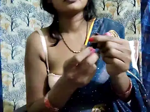 Snapshot of Sassy_Shanvi chatting on 12.16.25 Sassy Shanvi online show from 12.16.25