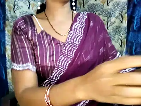 Snapshot of Sassy_Shanvi chatting on 12.17.25 Sassy Shanvi online show from 12.17.25