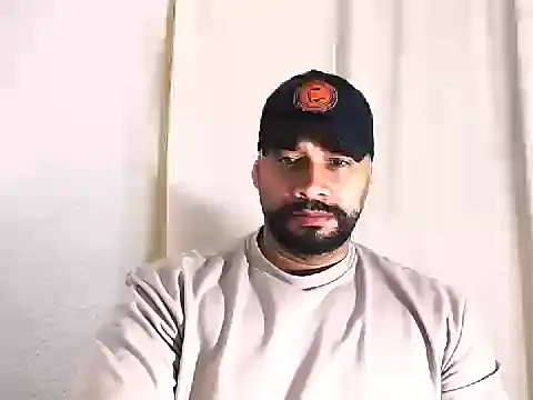 Snapshot of musclehetero chatting on 02.13.26 musclehetero online show from 02.13.26