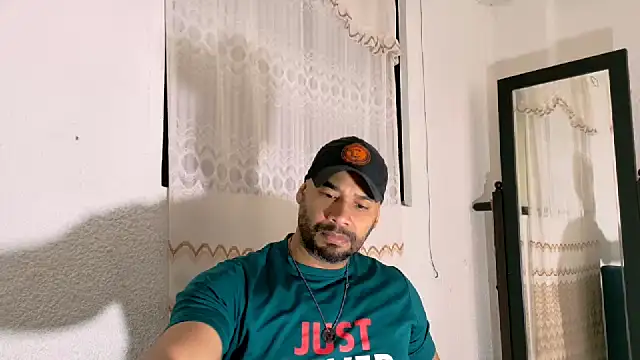 Snapshot of musclehetero chatting on 07.20.26 musclehetero online show from 07.20.26