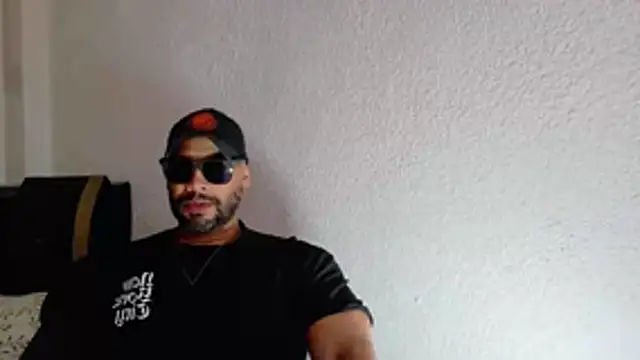 Snapshot of musclehetero chatting on 08.01.26 musclehetero online show from 08.01.26