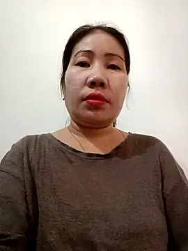 Snapshot of Reema_143 chatting on 12.18.25 Reema 143 online show from 12.18.25