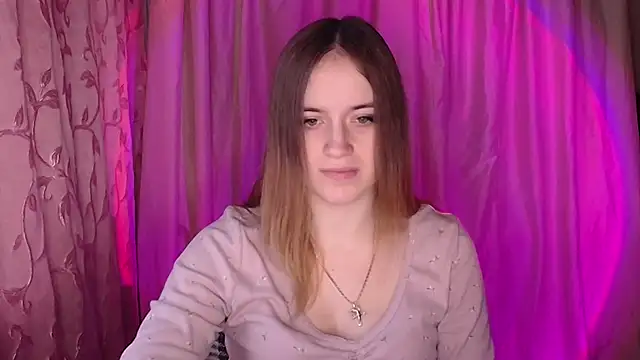 Snapshot of Illa_May chatting on 12.18.25 Illa May online show from 12.18.25