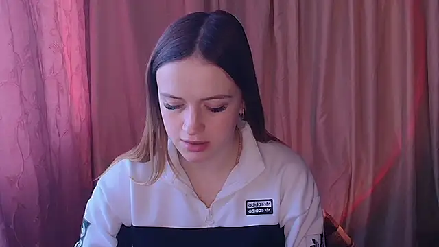 Illa May online show from 02.28.26