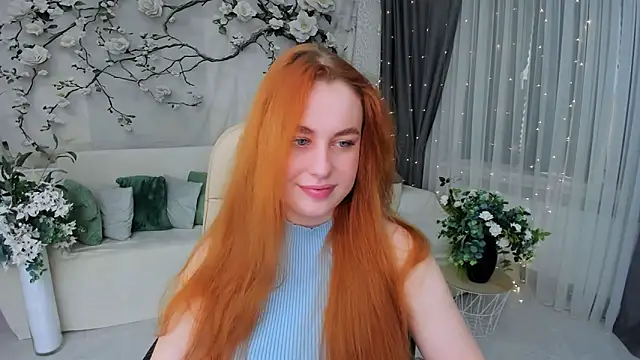 Snapshot of AirySilhouette chatting on 11.25.25 AirySilhouette online show from 11.25.25