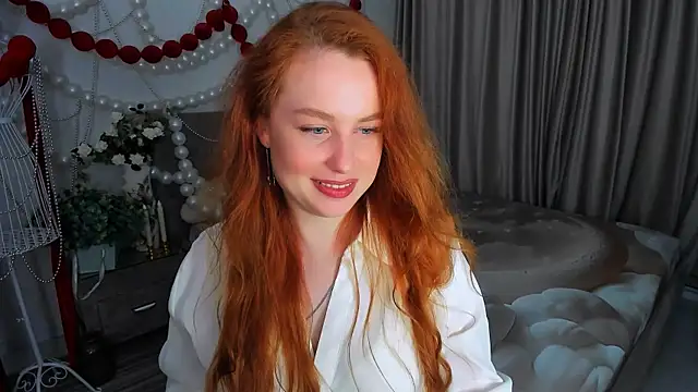 Snapshot of AirySilhouette chatting on 06.15.26 AirySilhouette online show from 06.15.26