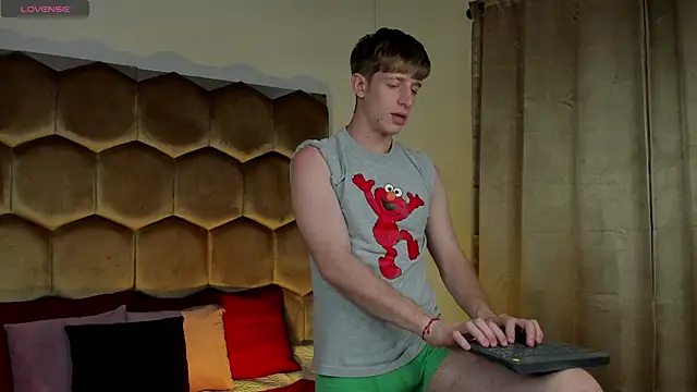 Snapshot of Ostin_Saints chatting on 12.02.25 Ostin Saints online show from 12.02.25