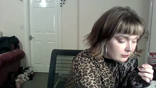 Persha XX online show from 11.25.25