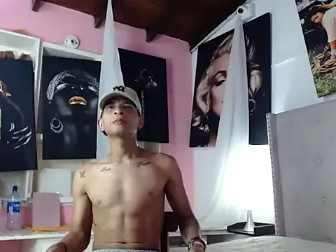 Snapshot of crissex3 chatting on 02.21.26 crissex3 online show from 02.21.26