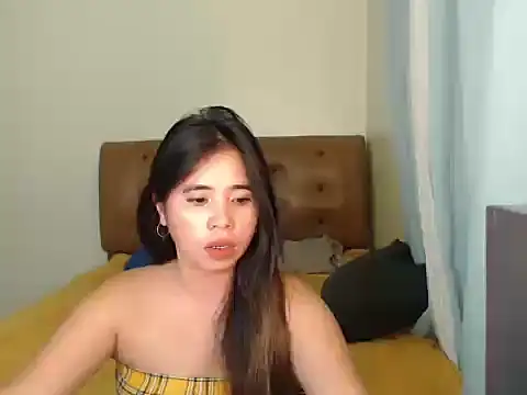 Snapshot of prettyELLE chatting on 04.04.26 prettyELLE online show from 04.04.26