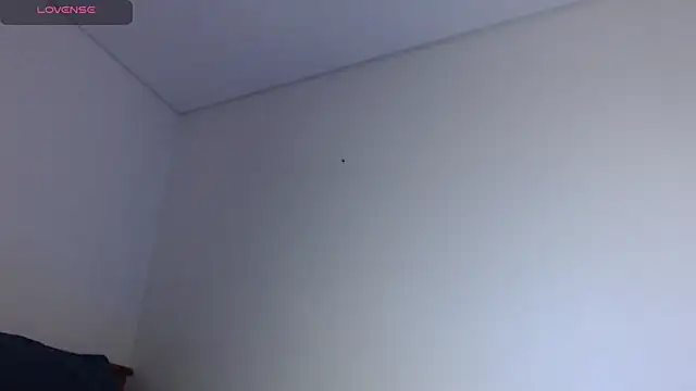 MikeSantoss1 online show from 12.04.25