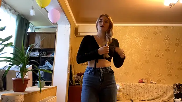 Snapshot of Malley_Saunds chatting on 12.03.25 Malley Saunds online show from 12.03.25