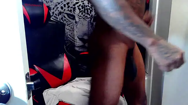 Snapshot of TattedRasta2x0 chatting on 01.18.26 TattedRasta2x0 online show from 01.18.26