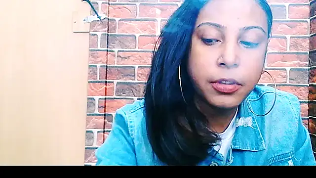 Snapshot of indian_spice_girl chatting on 06.26.26 indian spice girl online show from 06.26.26