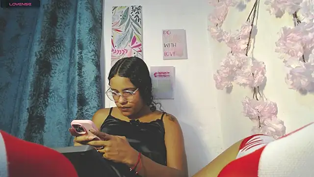 Snapshot of chleo_rosse chatting on 01.05.26 chleo rosse online show from 01.05.26