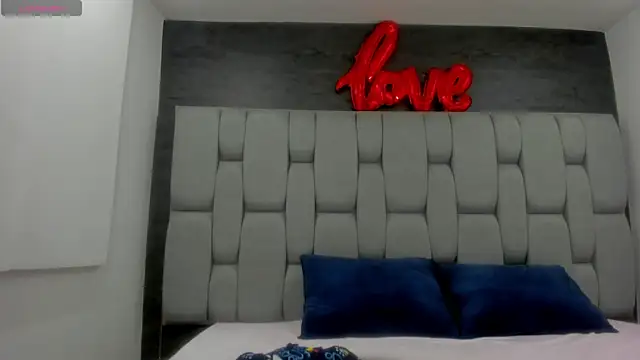 Snapshot of Sarita_Ass chatting on 11.29.25 Sarita Ass online show from 11.29.25