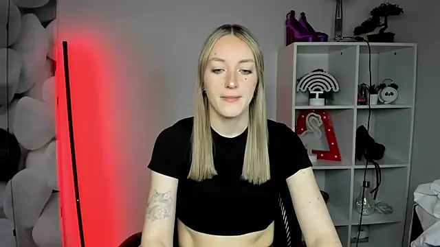 EvelynBlond online show from 02.12.26