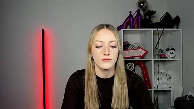 EvelynBlond online show from 04.28.26