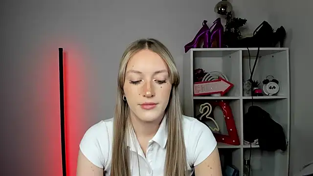 EvelynBlond online show from 05.08.26