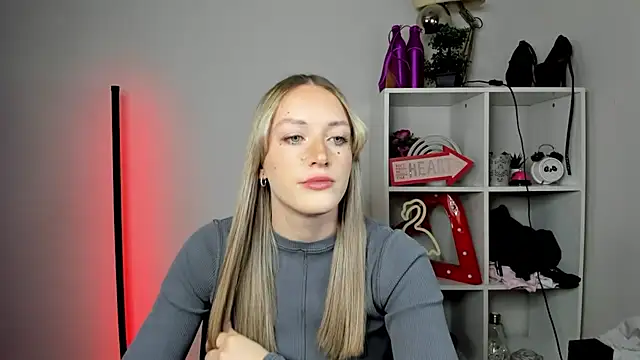 EvelynBlond online show from 05.11.26