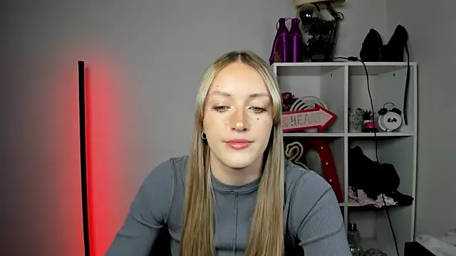 EvelynBlond online show from 05.11.26