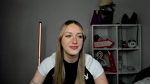 EvelynBlond online show from 05.13.26