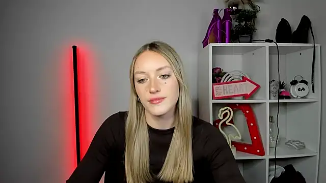 EvelynBlond online show from 05.19.26