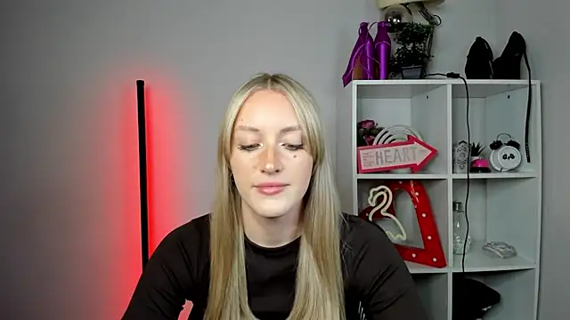 EvelynBlond online show from 05.20.26