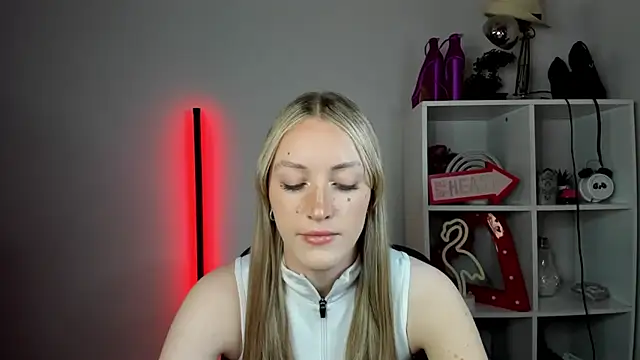 EvelynBlond online show from 05.26.26