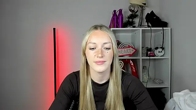 EvelynBlond online show from 06.02.26