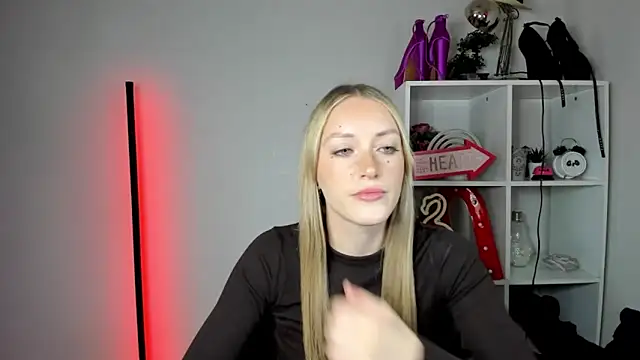 EvelynBlond online show from 06.08.26