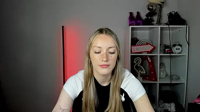 EvelynBlond online show from 06.18.26