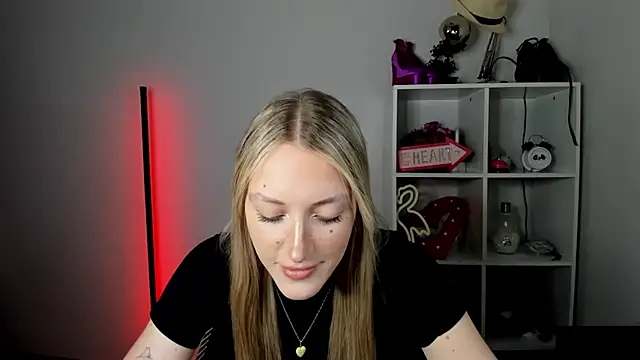 EvelynBlond online show from 06.30.26