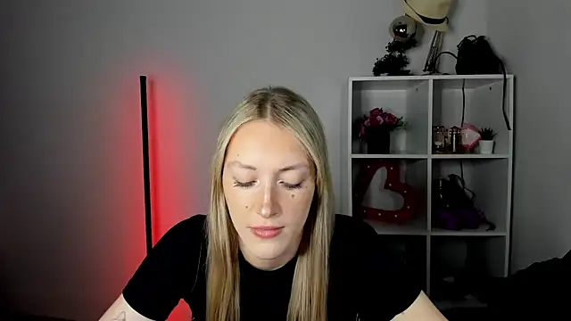 EvelynBlond online show from 07.03.26