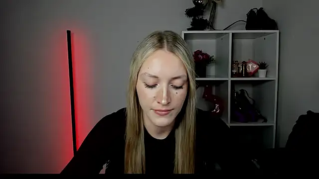 EvelynBlond online show from 07.06.26