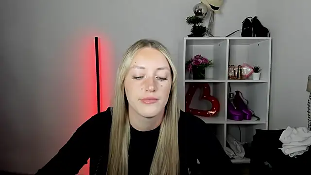 EvelynBlond online show from 07.17.26