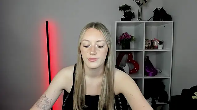 EvelynBlond online show from 08.04.26