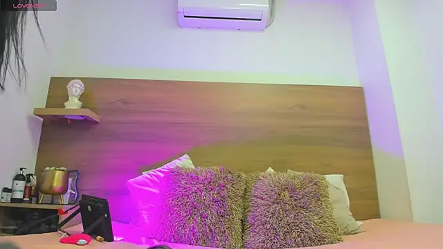 emilyrousee01 online show from 01.08.26