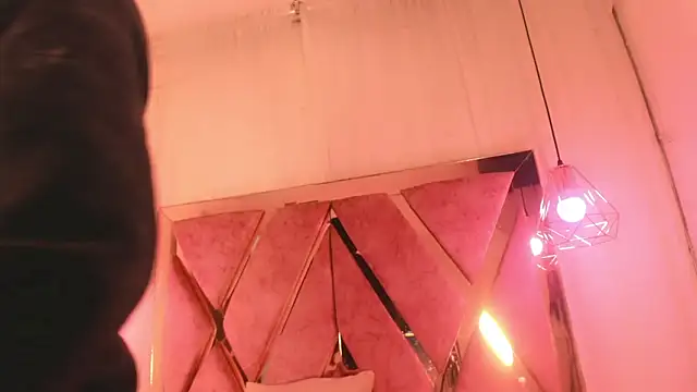 Snapshot of atenea_taylor_ chatting on 01.17.26 atenea taylor online show from 01.17.26