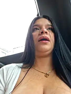 Layla-daring online show from 11.29.25