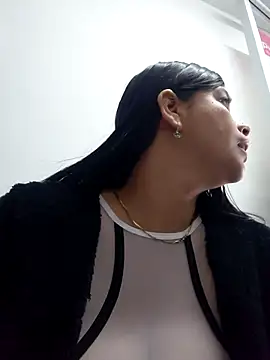 Layla-daring online show from 05.29.26