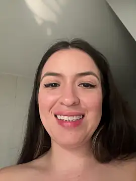 Snapshot of Little__Danni1 chatting on 06.25.26 Little Danni1 online show from 06.25.26